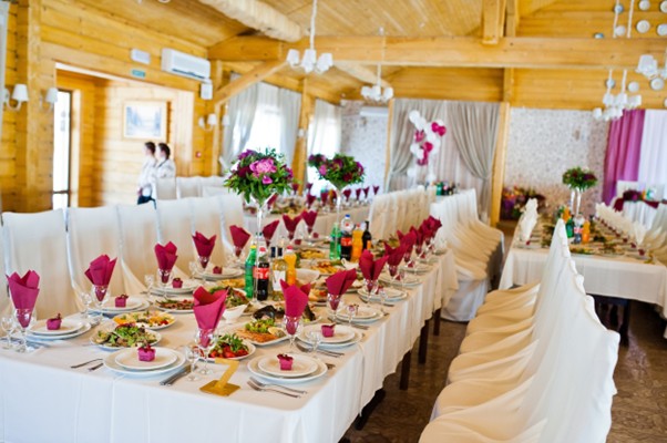 dekoracja weselna w restauracji